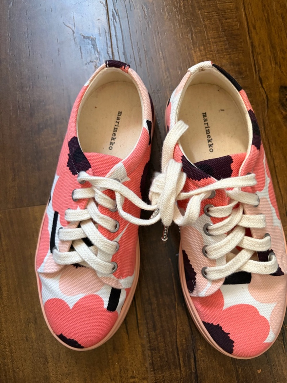 Marimekko Coral Pink and White Floral Canvas Sneakers Size 37 - Picture 2 of 12